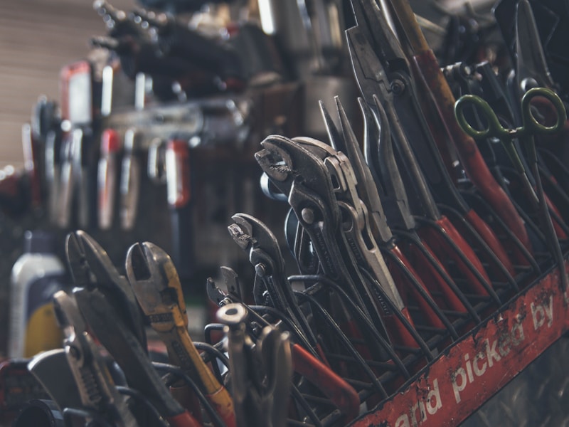 Benefits of Ride-On Floor Scrubbers for Large Facilities